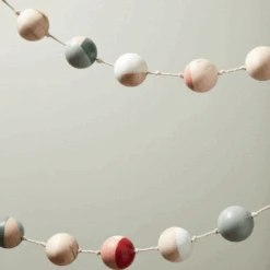 Misa Multicolor Wood Garland