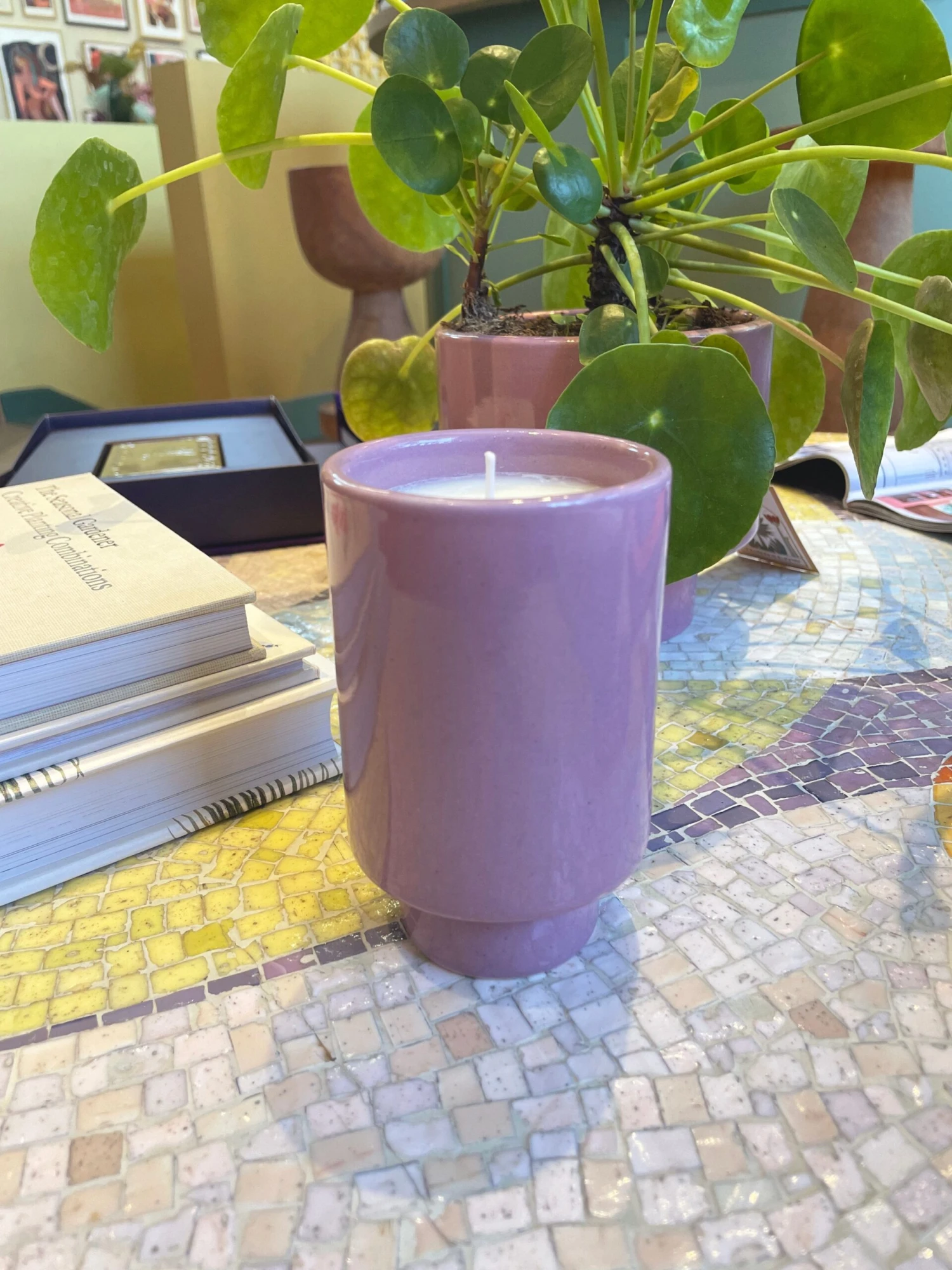 Jungalow Kaya Ceramic Candle - Lavender/Sugar Plum 5 Jungalow Kaya Ceramic Candle - Lavender/Sugar Plum - Image 5