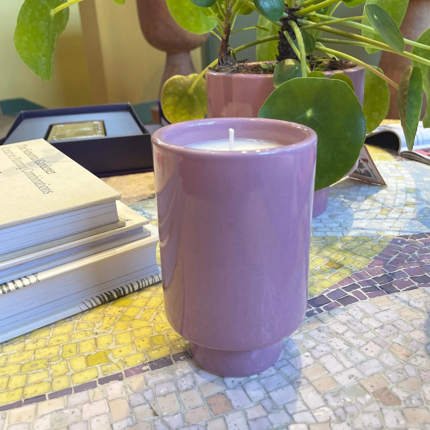 Jungalow Kaya Ceramic Candle - Lavender/Sugar Plum 2 Jungalow Kaya Ceramic Candle - Lavender/Sugar Plum - Image 2